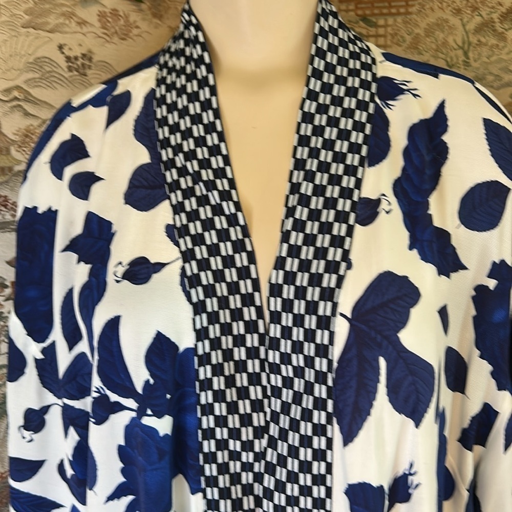 CABI BOTANICAL KIMONO STYLE TOPPER COVER UP BLUE/WHITE FLORAL PRINT SZ M/L